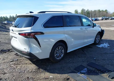 2025 Toyota Sienna Xle z USA, uszkodzony, nr VIN 5TDYSKFCXSS174782